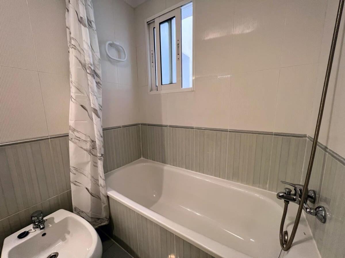 Welcoming Seafront Apartment Tv15 Torrevieja Buitenkant foto